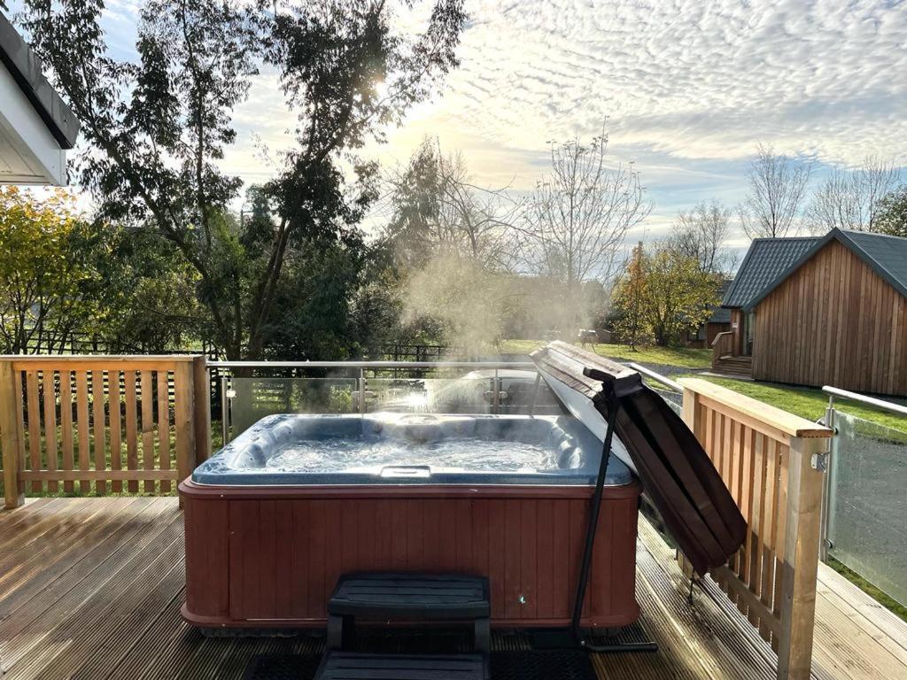 Sparrowhawk Cottage With Hot Tub Newton Stewart Buitenkant foto