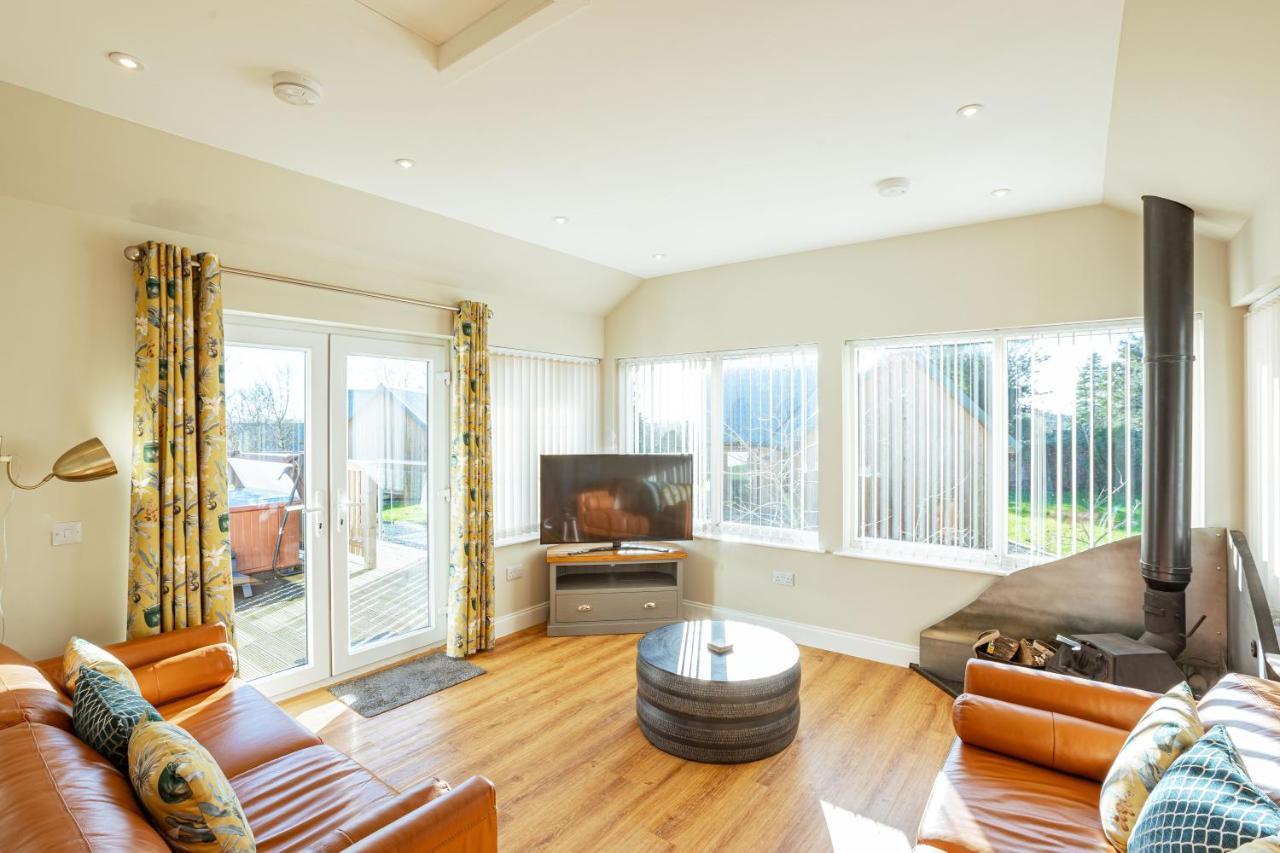 Sparrowhawk Cottage With Hot Tub Newton Stewart Buitenkant foto